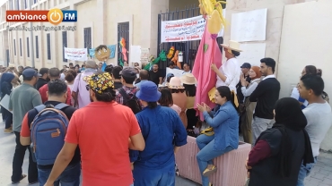 الأساتذة المنشطين المتعاقدين بنظام الحصة يطالبون وزيرة الشؤون الثقافية بتسوية وضعيتهم المهنية وإحترام الإتفاقيات الممضاة مع الطرف النقابي